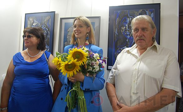 «Правда внутри»: выпускница Грековки устроила сюрреалистическую выставку 