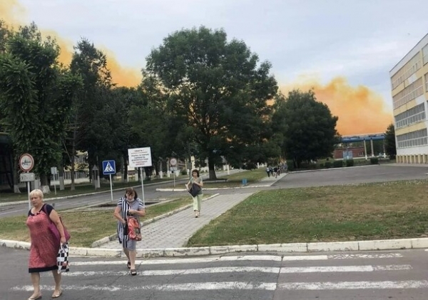 Образовалось оранжевое облако: в Ровно произошел взрыв на заводе удобрений