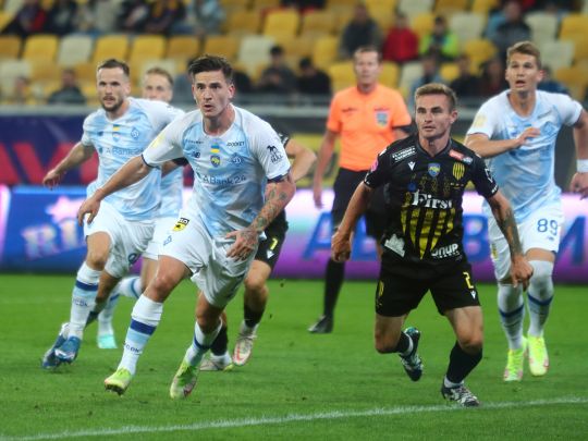«Динамо» легко впоралося у Львові «з «нахабним» «Рухом»: відеоогляд матчу УПЛ