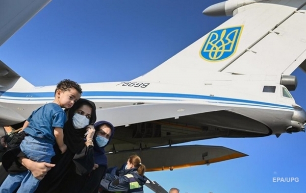 Еще 200 украинцев нуждаются в эвакуации из Афганистана