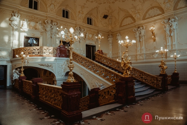 Айсберг искусства: большой фоторепортаж о блеске и подземных «тайнах» одесского Оперного театра