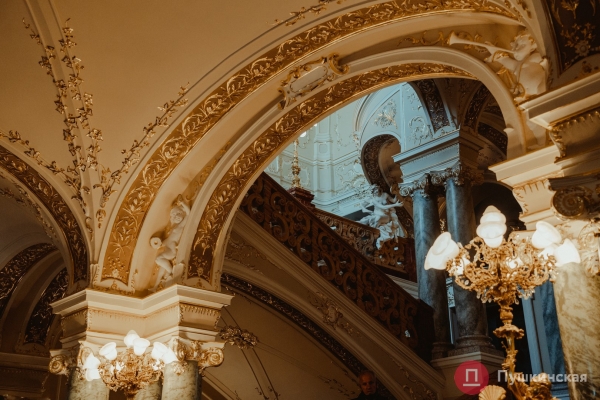 Айсберг искусства: большой фоторепортаж о блеске и подземных «тайнах» одесского Оперного театра