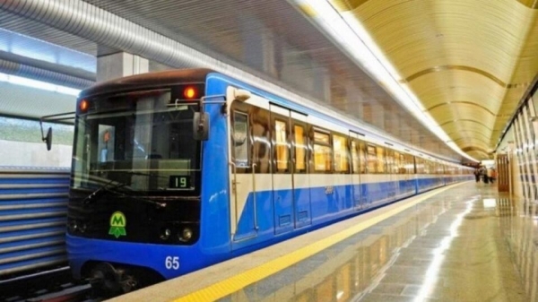 В Киеве метро заработало в режиме перевозок