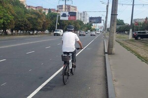 Как выглядят велодорожки на Люстдорфской дороге 