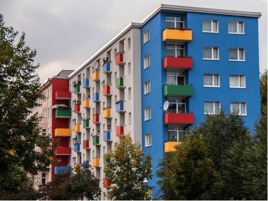 Українським біженцям у Польщі роздадуть безкоштовне житло: де можна отримати квартиру