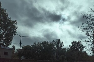 Одесситы сегодня наблюдают частичное затмение (фото, видео)