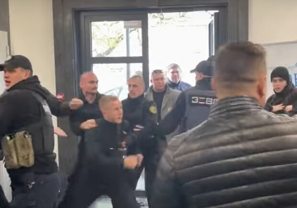 В одном из одесских ЖК устроили массовую драку