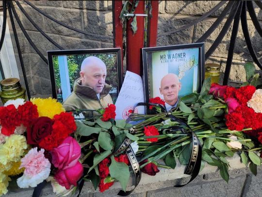 У закритій труні: в Петербурзі таємно поховали «кухаря путіна»