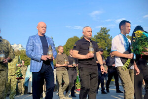 В День защитников и защитниц Украины в Одессе почтили память погибших Героев