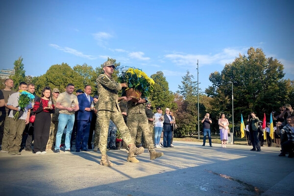 В День защитников и защитниц Украины в Одессе почтили память погибших Героев