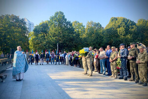 В День защитников и защитниц Украины в Одессе почтили память погибших Героев