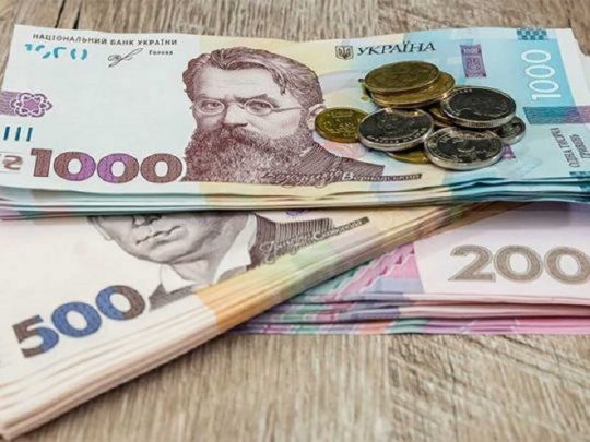Пенсія загиблого на фронті військового: в Кабміні пояснили, в яких випадках дружина воїна може її отримувати