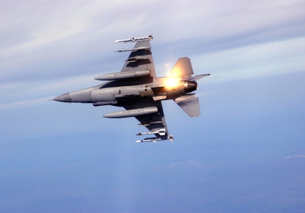Украина потеряла истребитель F-16 во время воздушного боя: пилот спасся