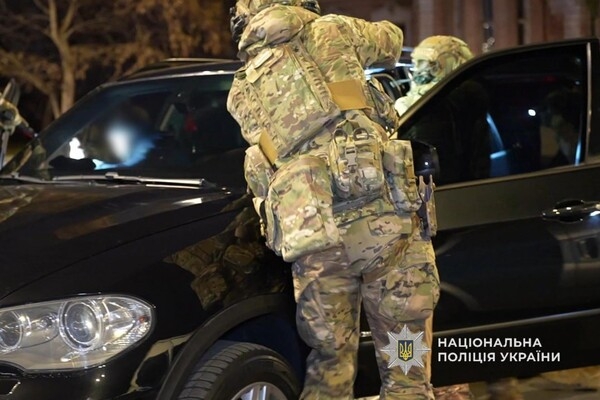 Бегство в Молдову за взятку: в Одессе разоблачили переправщика военнообязанных